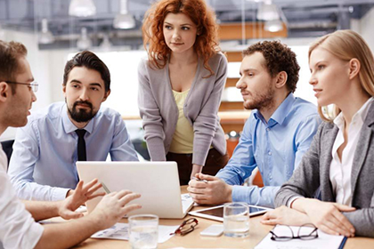 追讨欠款者应向何处提起诉讼？